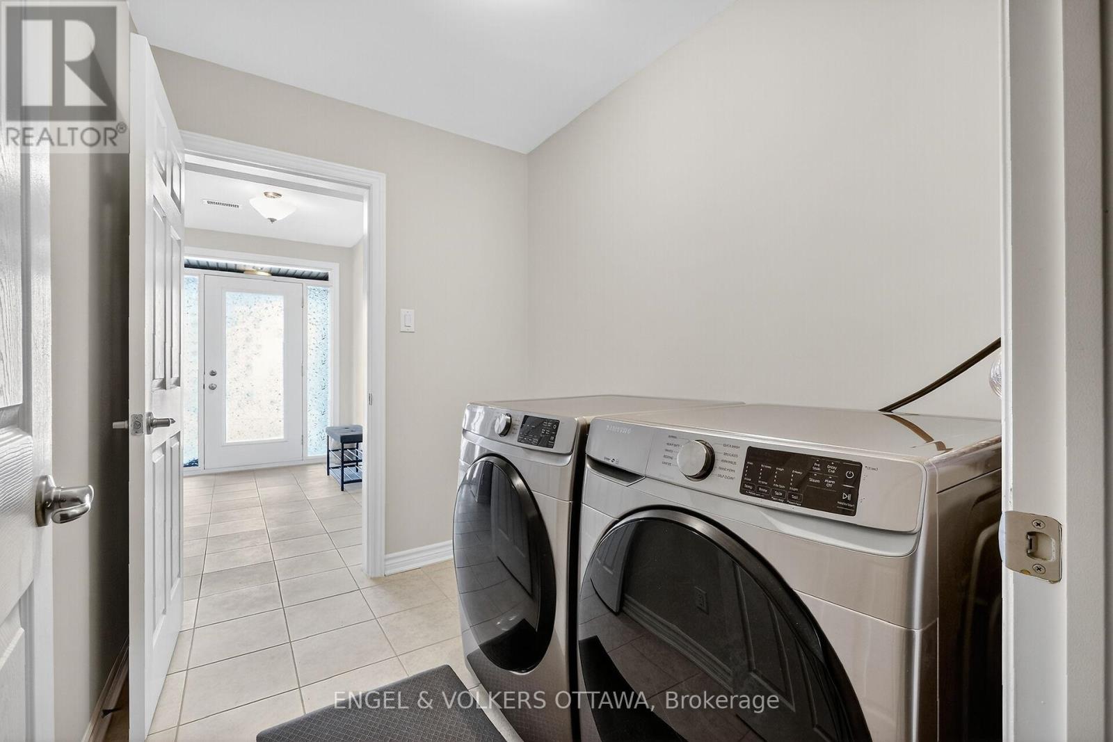 827 Kiniw Private Se