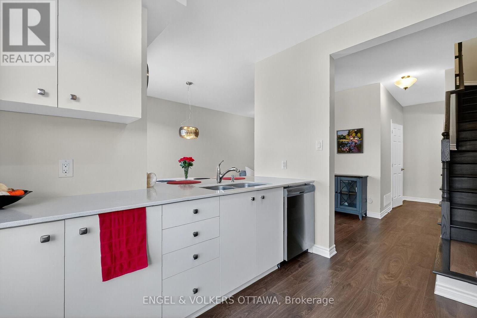 827 Kiniw Private Se