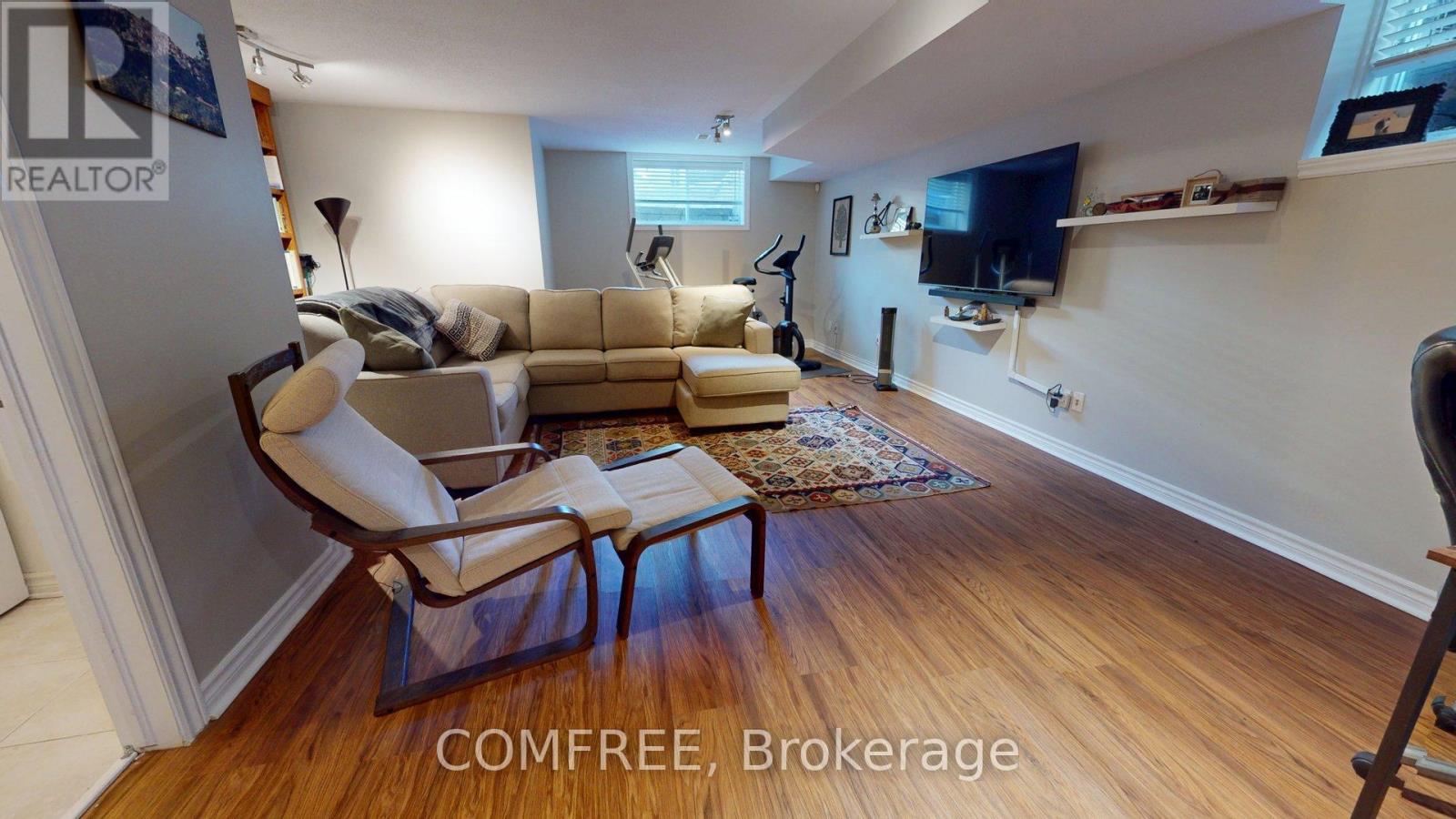 29d Cresthaven Drive