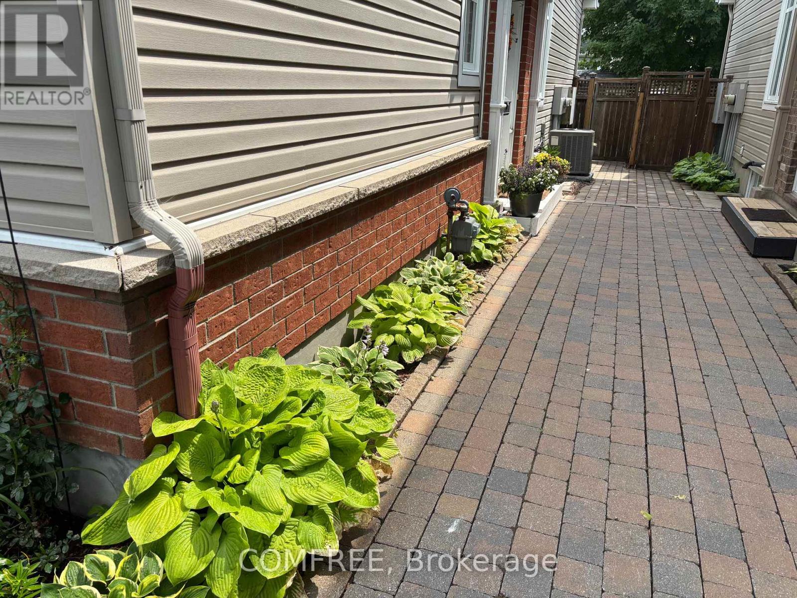 29d Cresthaven Drive