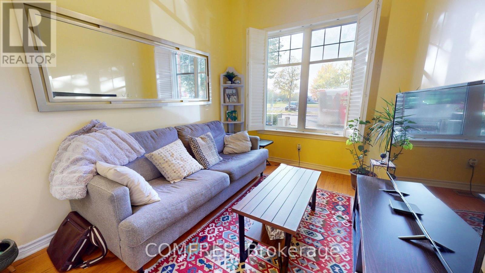 29d Cresthaven Drive