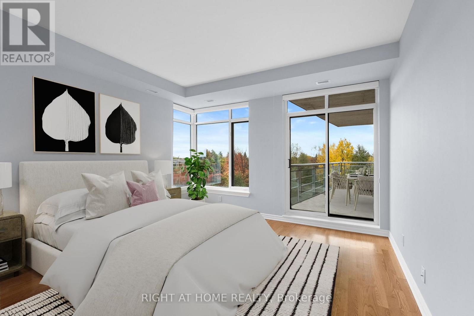 703 - 136 Darlington Private