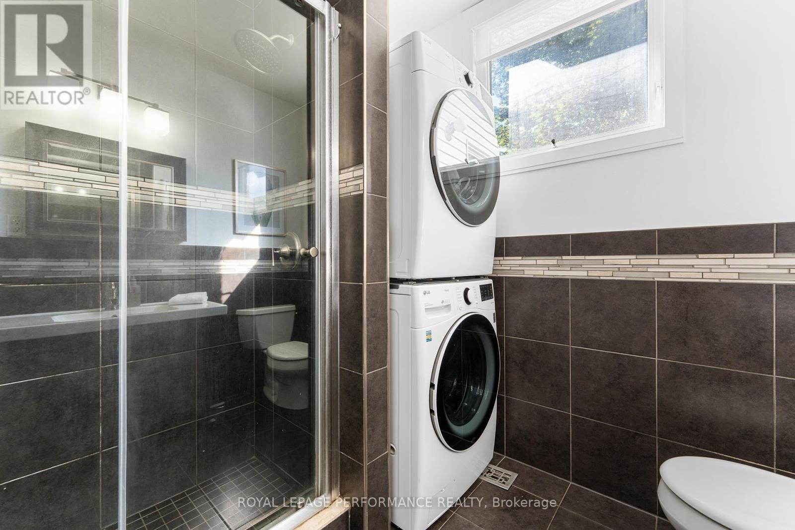 3026 Southmore Drive E