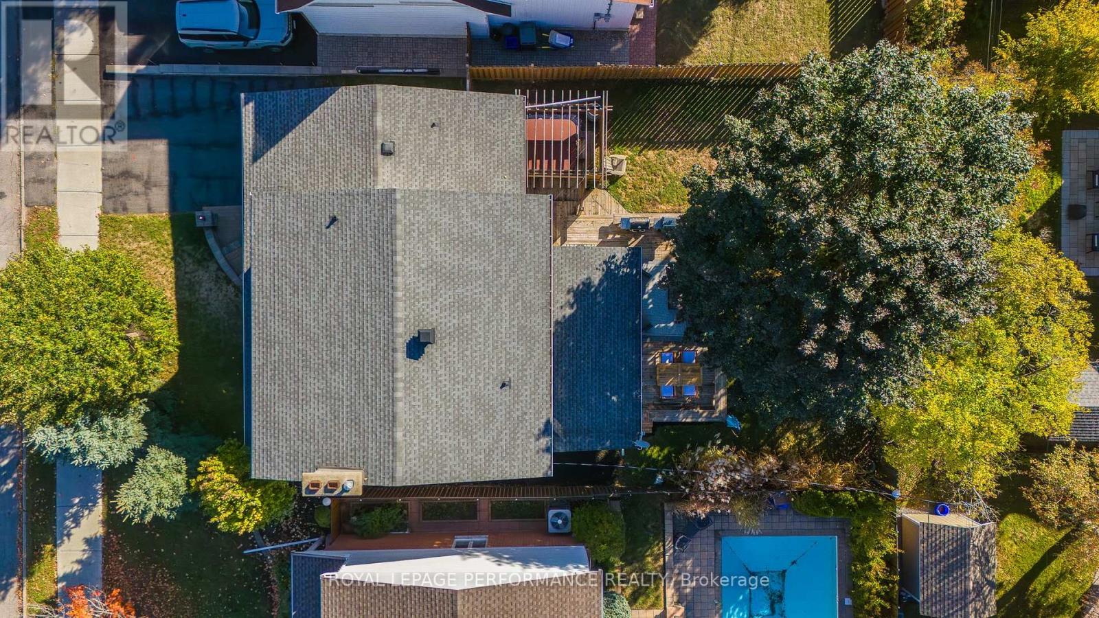 3026 Southmore Drive E