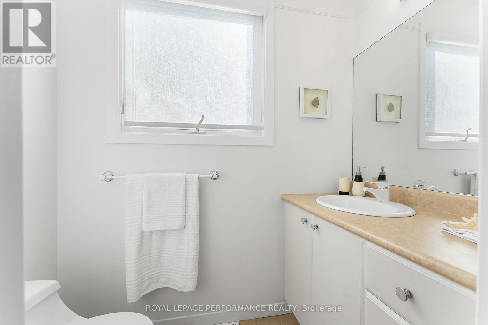 3026 Southmore Drive E