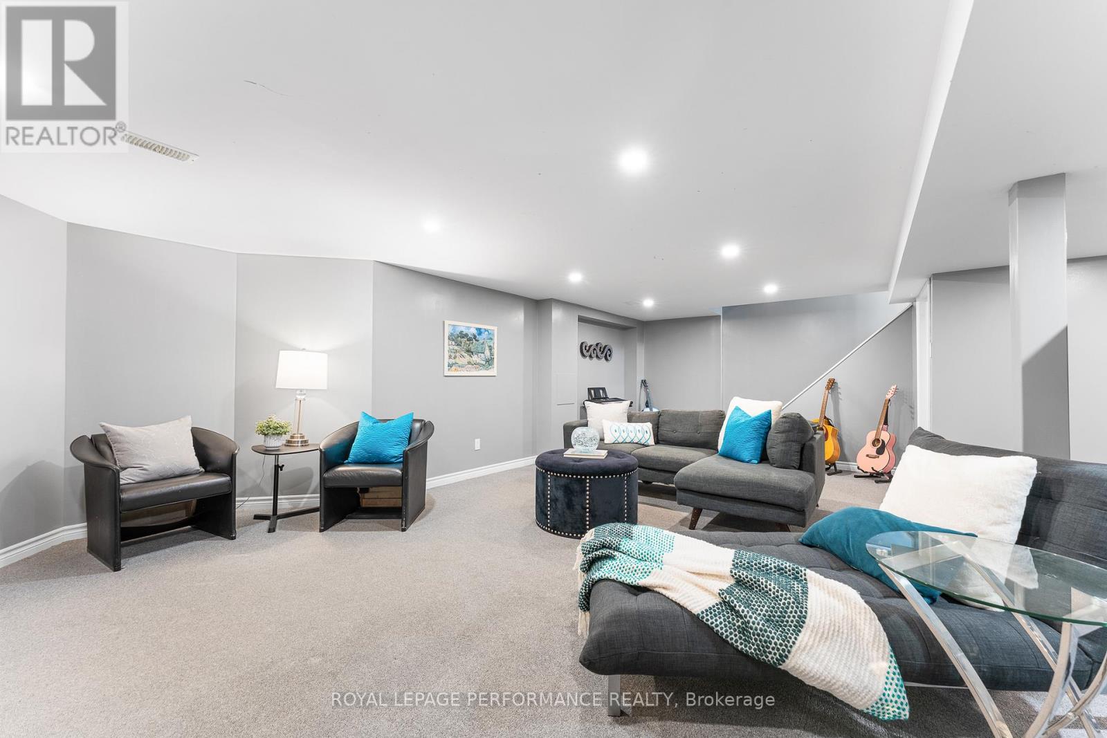 3026 Southmore Drive E