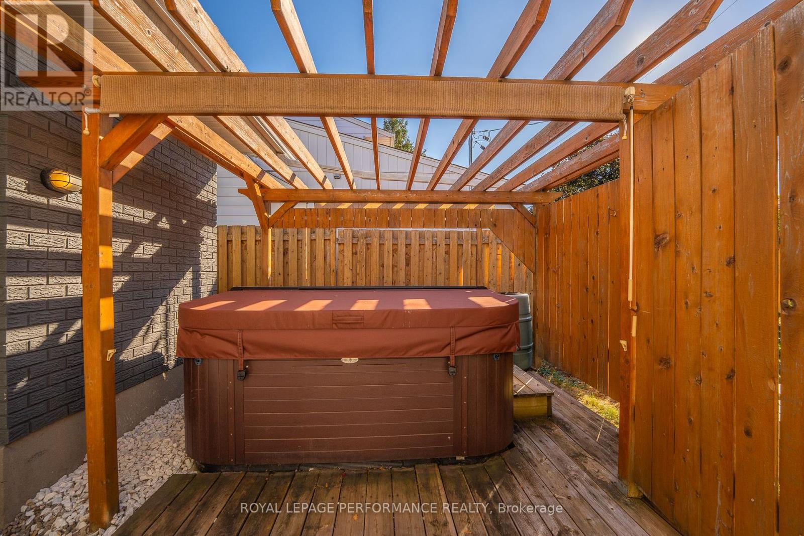 3026 Southmore Drive E