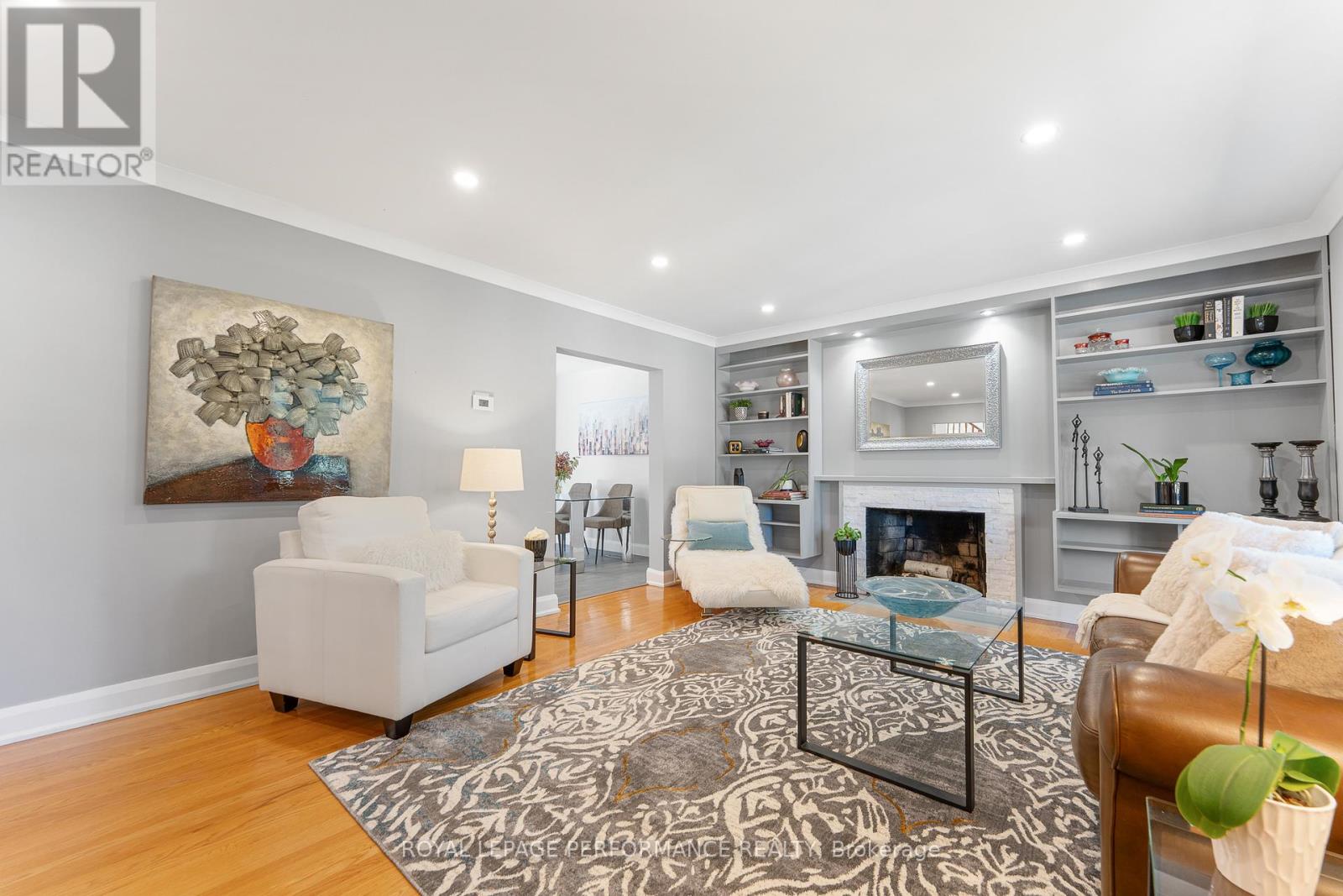 3026 Southmore Drive E