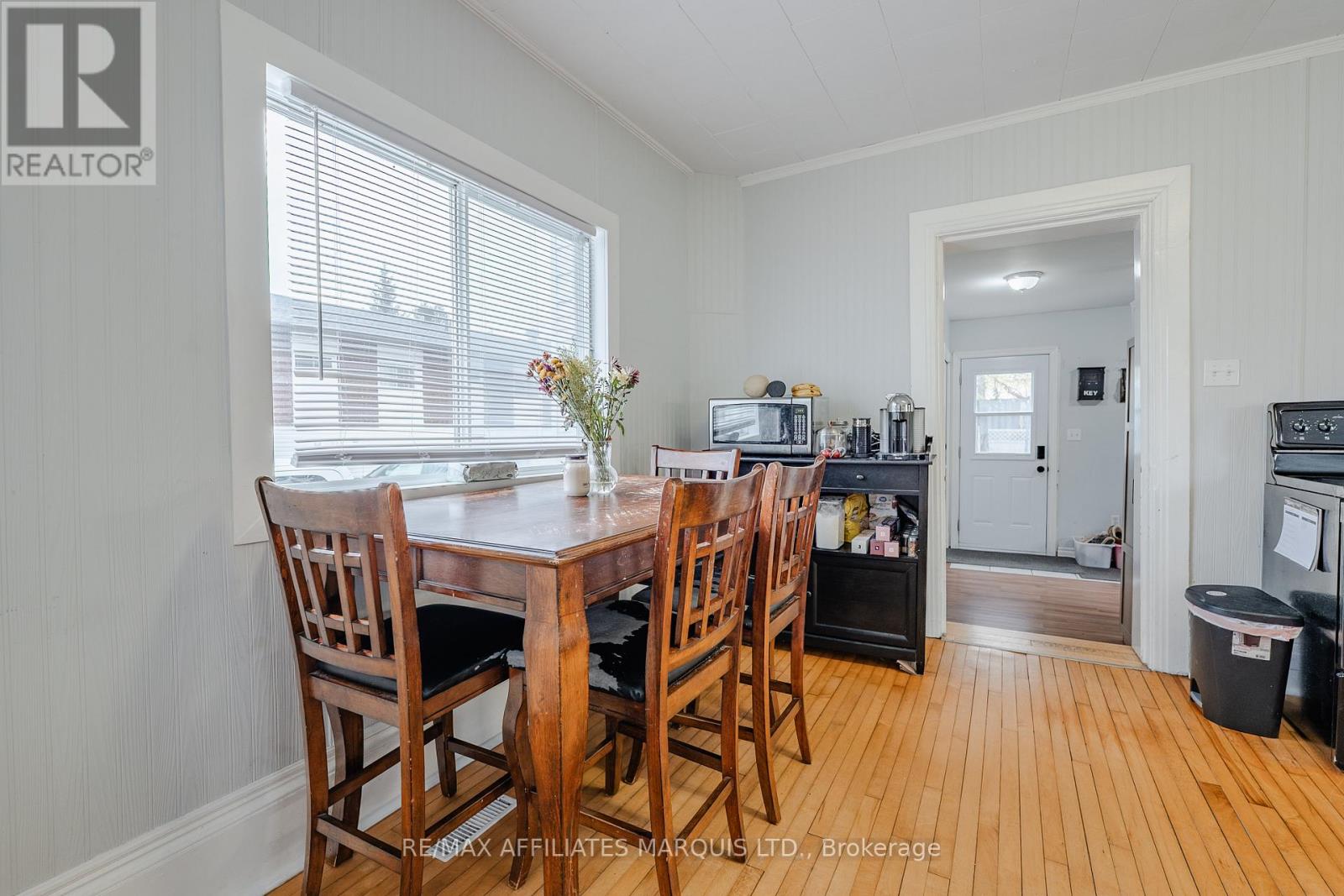 18 Mechanic Street W