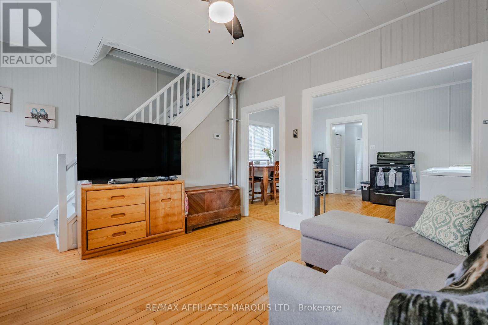 18 Mechanic Street W