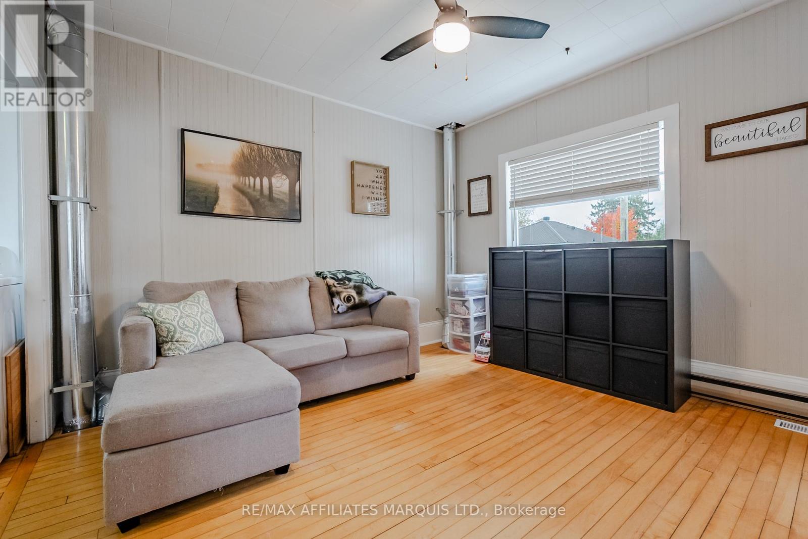 18 Mechanic Street W