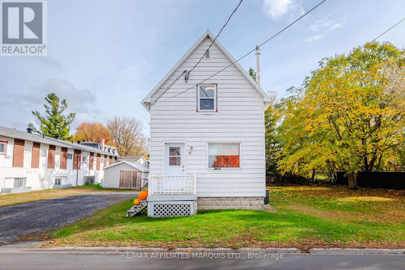 18 Mechanic Street W