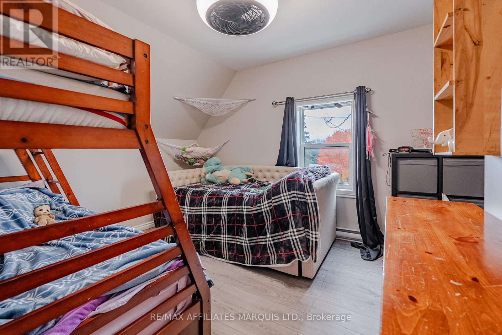 18 Mechanic Street W