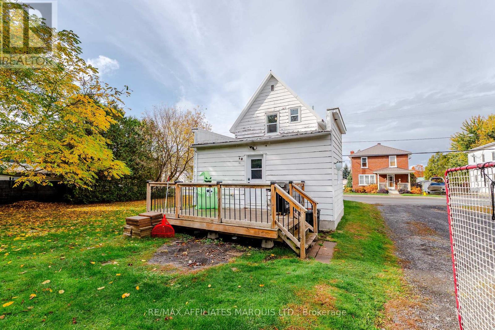 18 Mechanic Street W