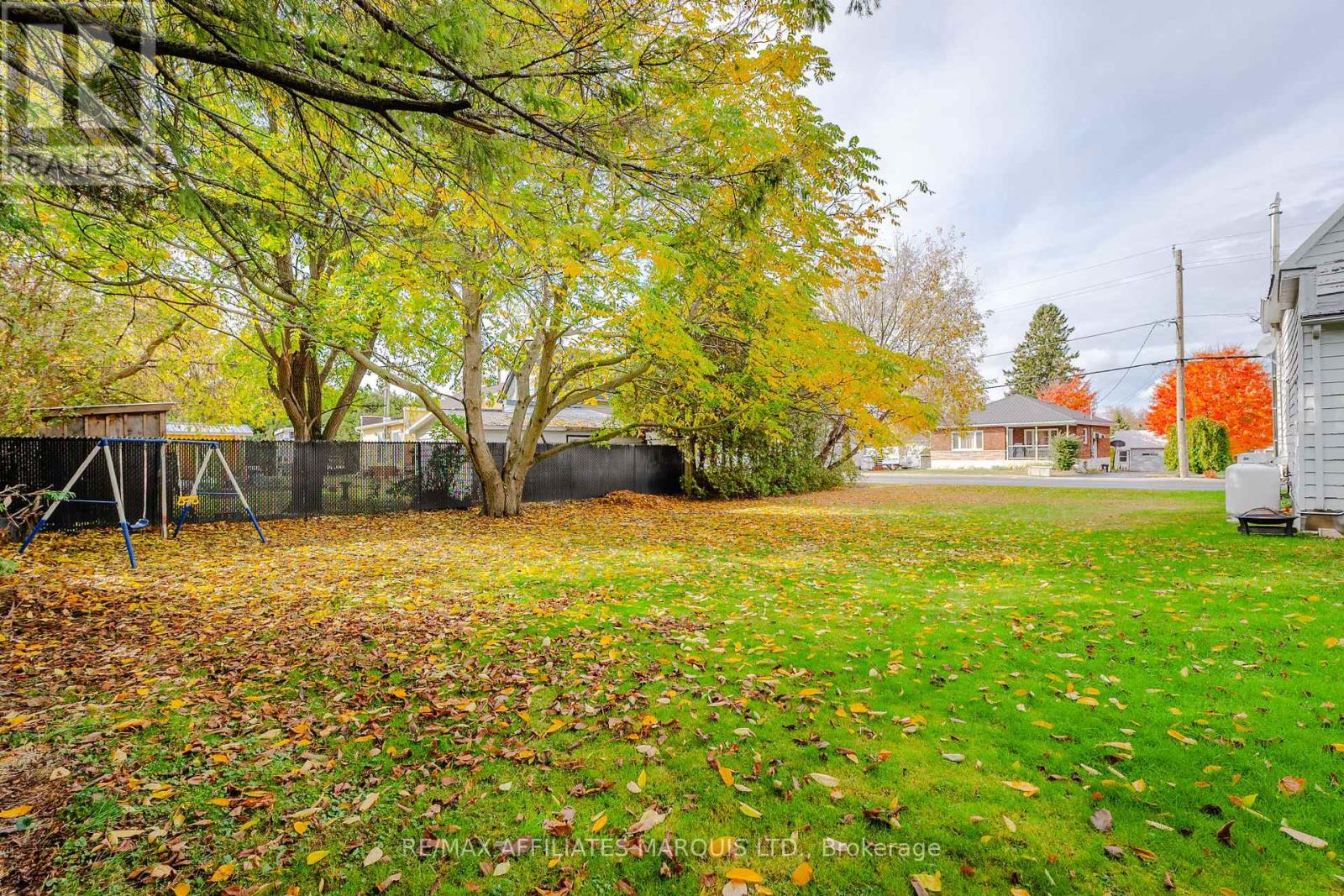 18 Mechanic Street W