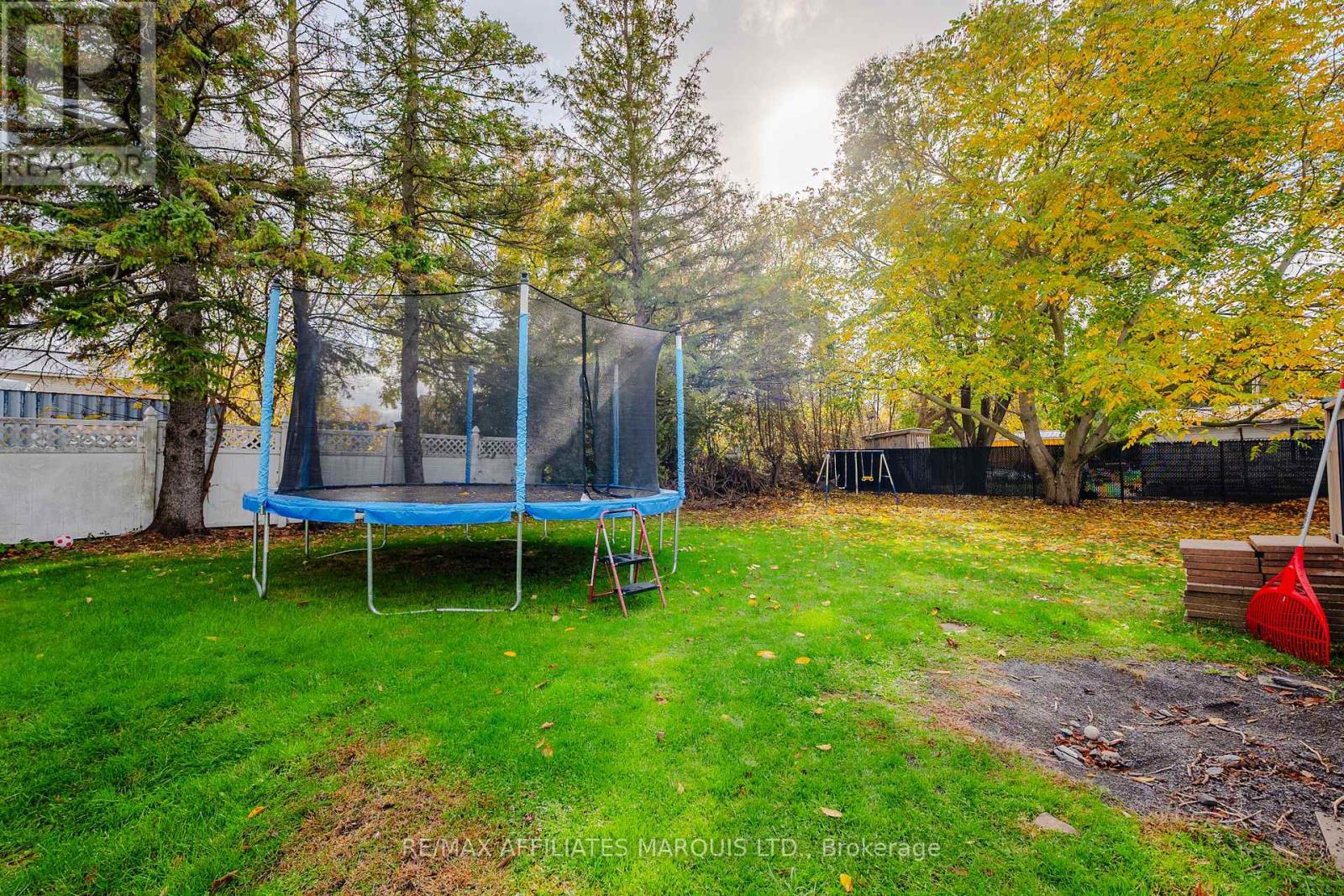 18 Mechanic Street W