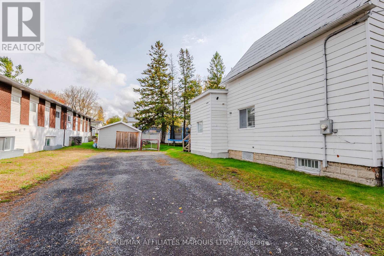 18 Mechanic Street W