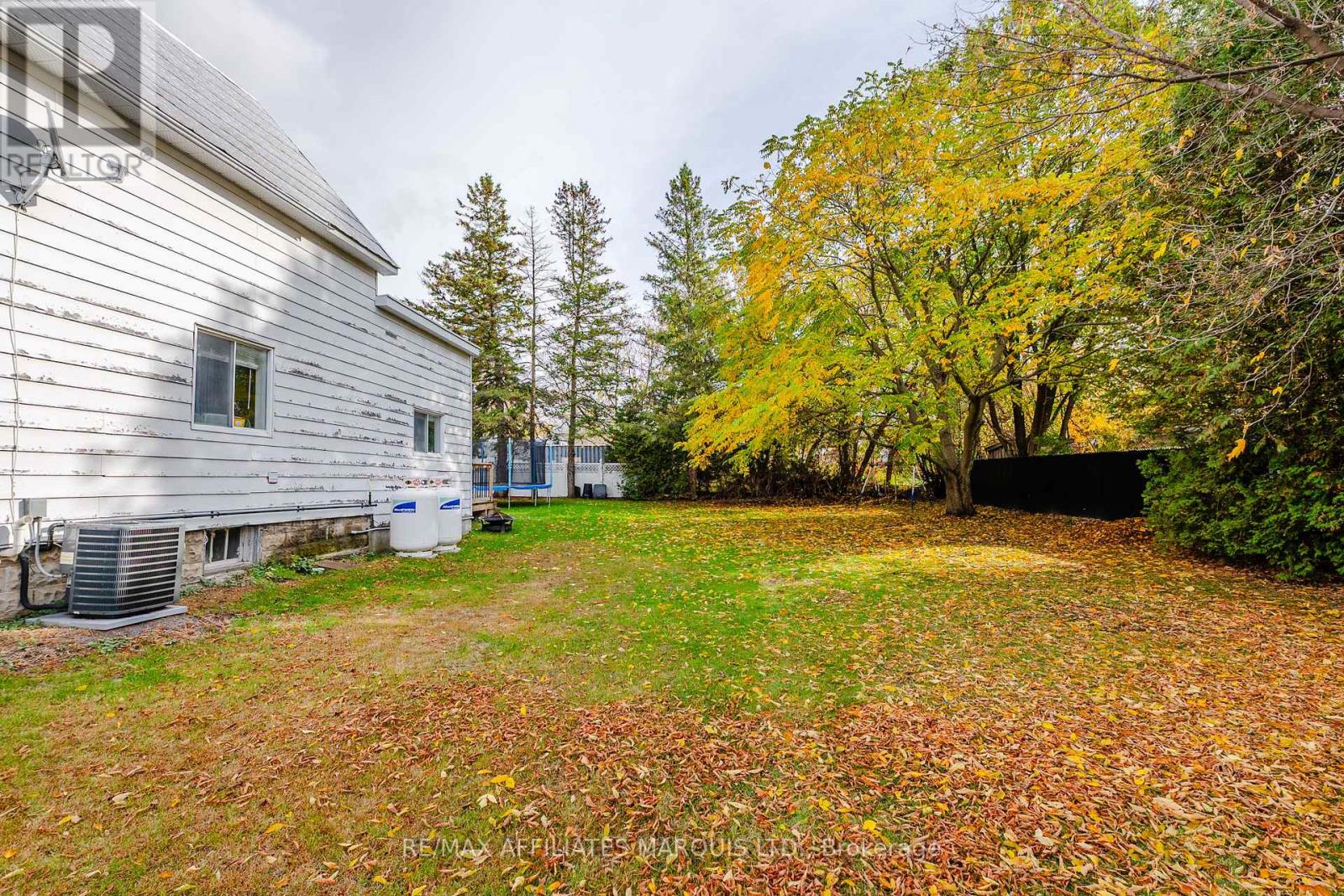 18 Mechanic Street W