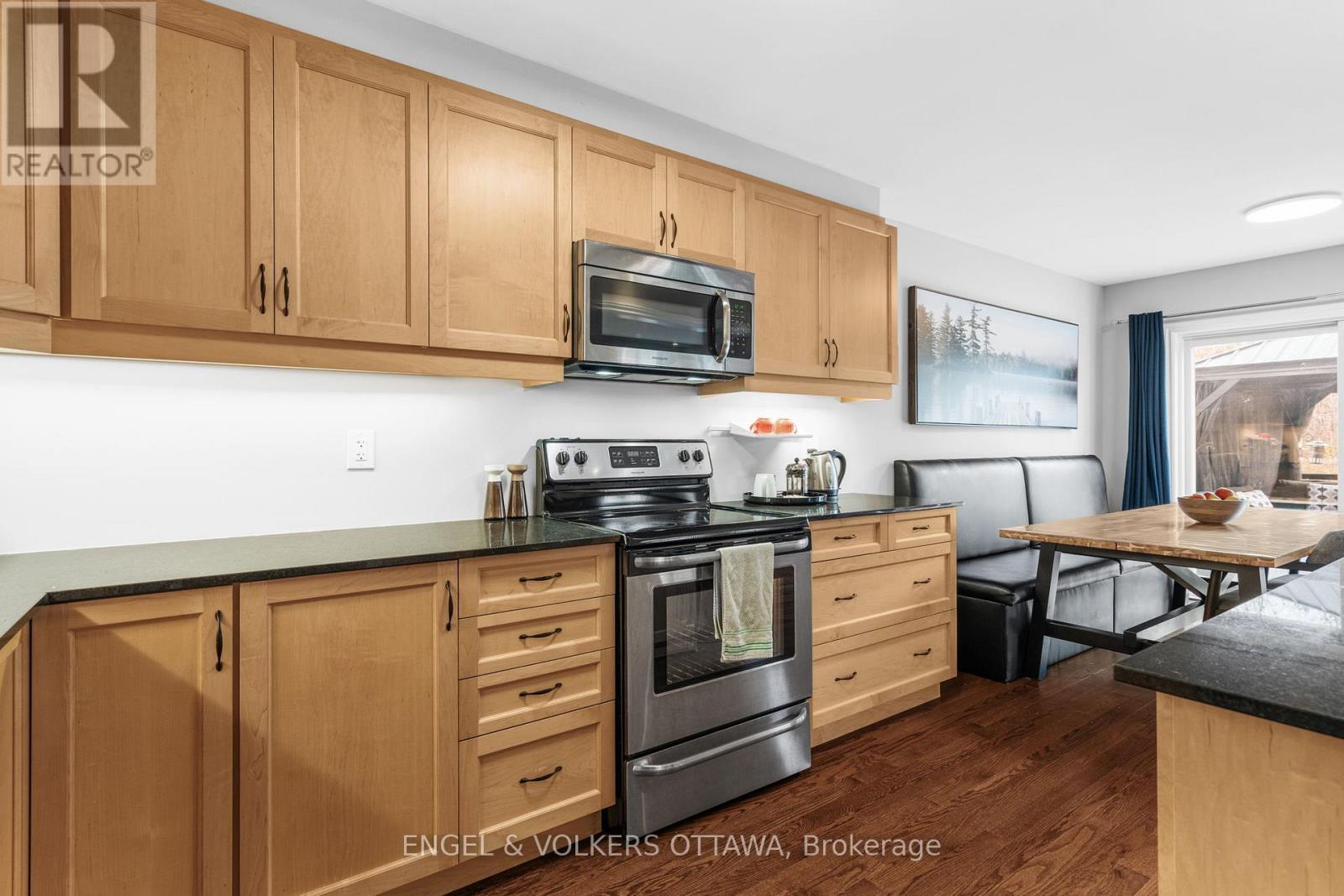 760 Mayfly Crescent