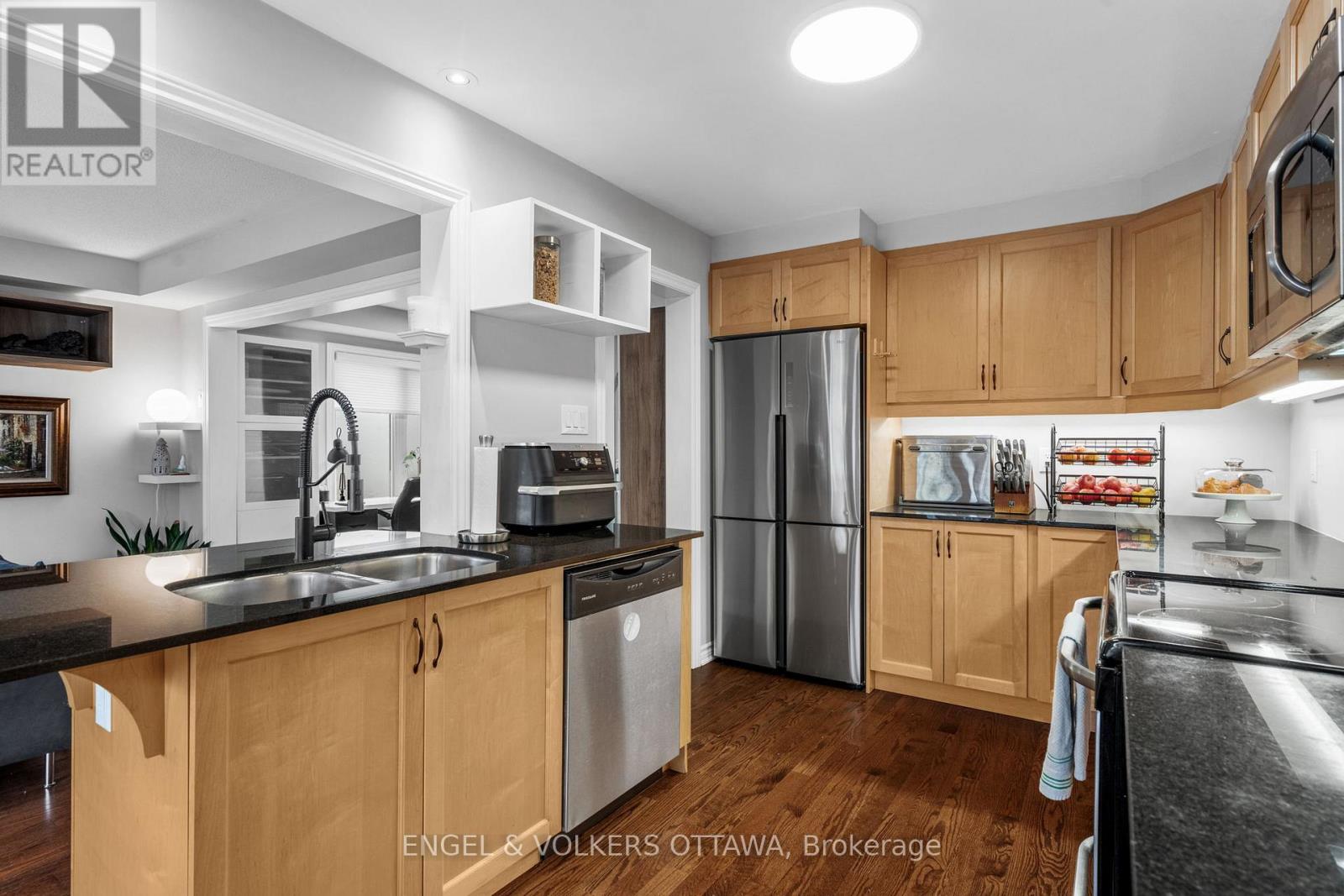 760 Mayfly Crescent