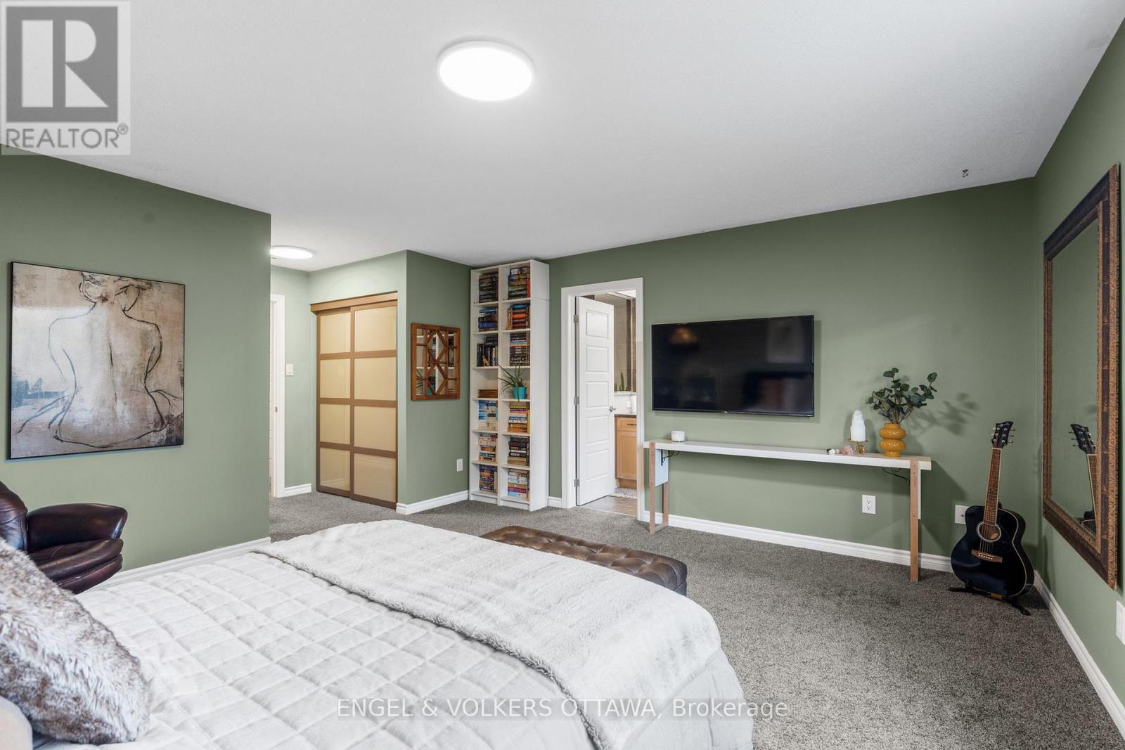 760 Mayfly Crescent