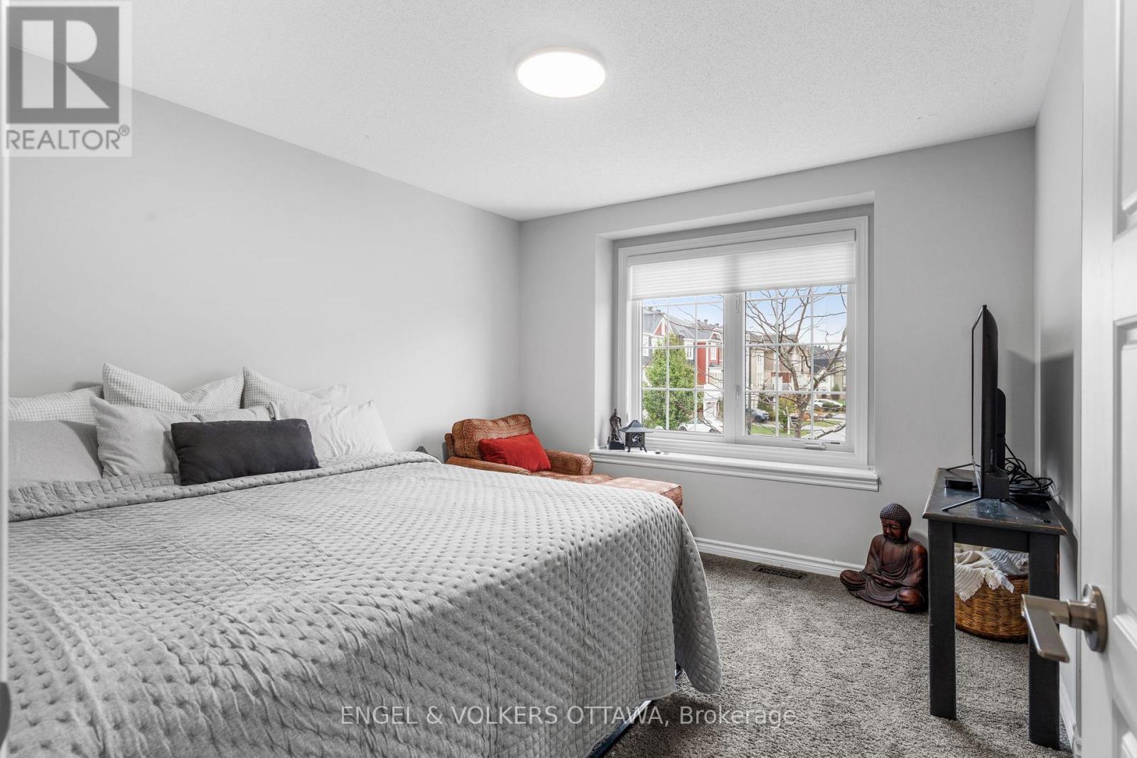 760 Mayfly Crescent