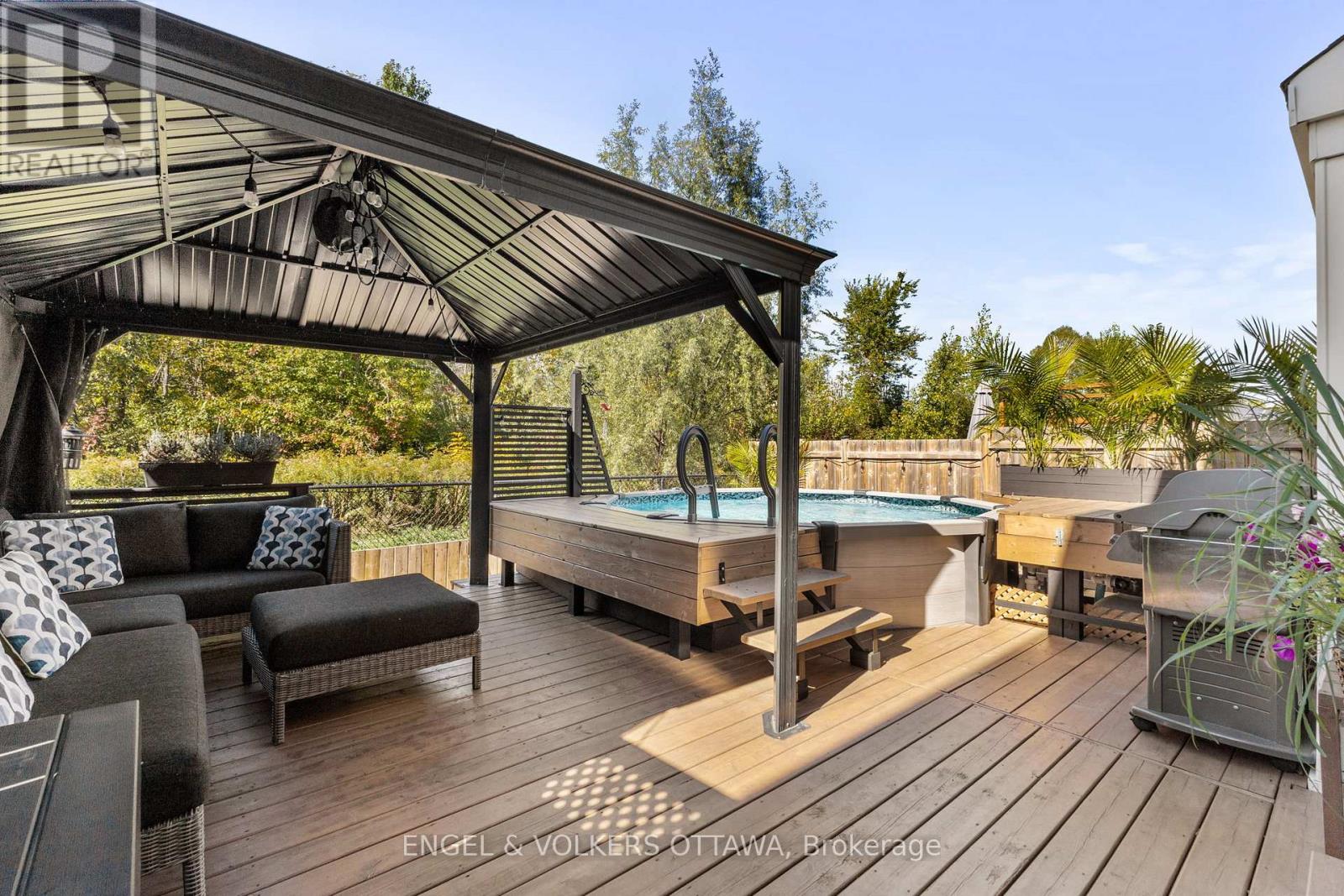 760 Mayfly Crescent