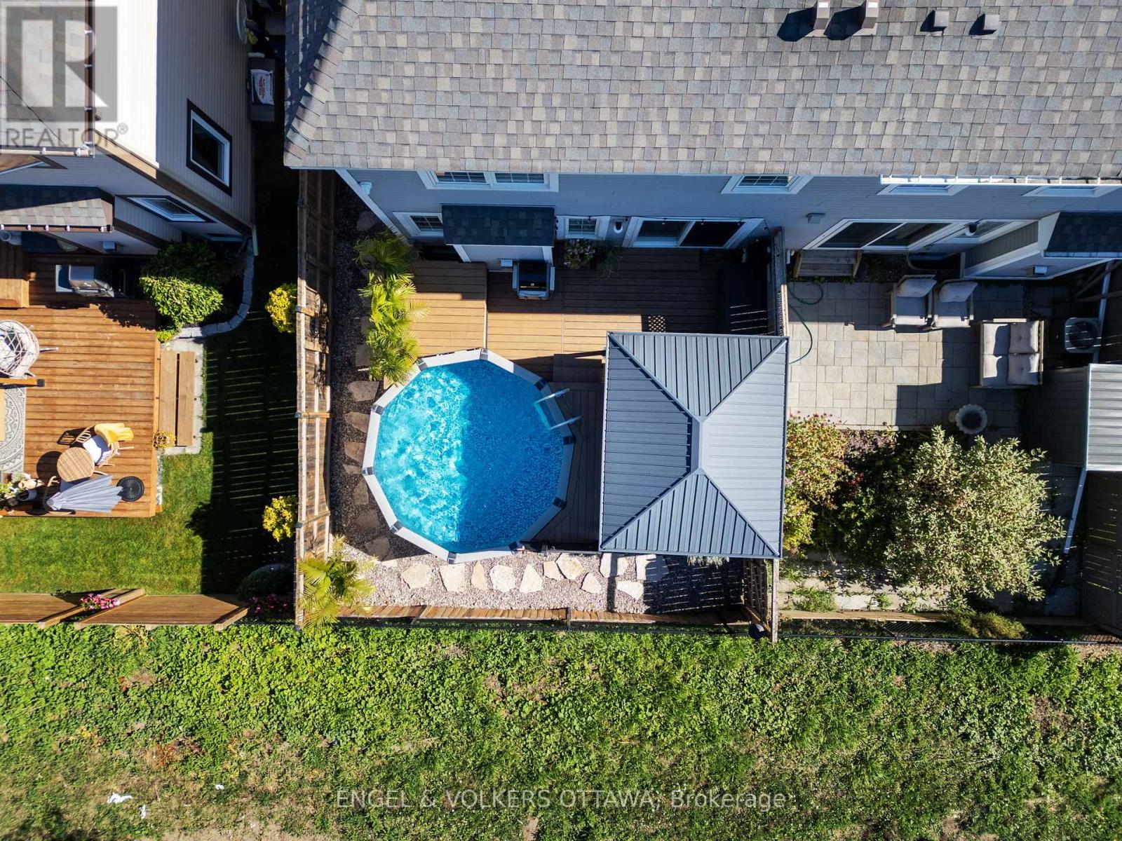 760 Mayfly Crescent