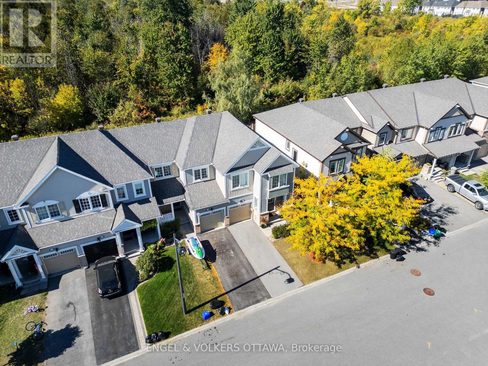 760 Mayfly Crescent