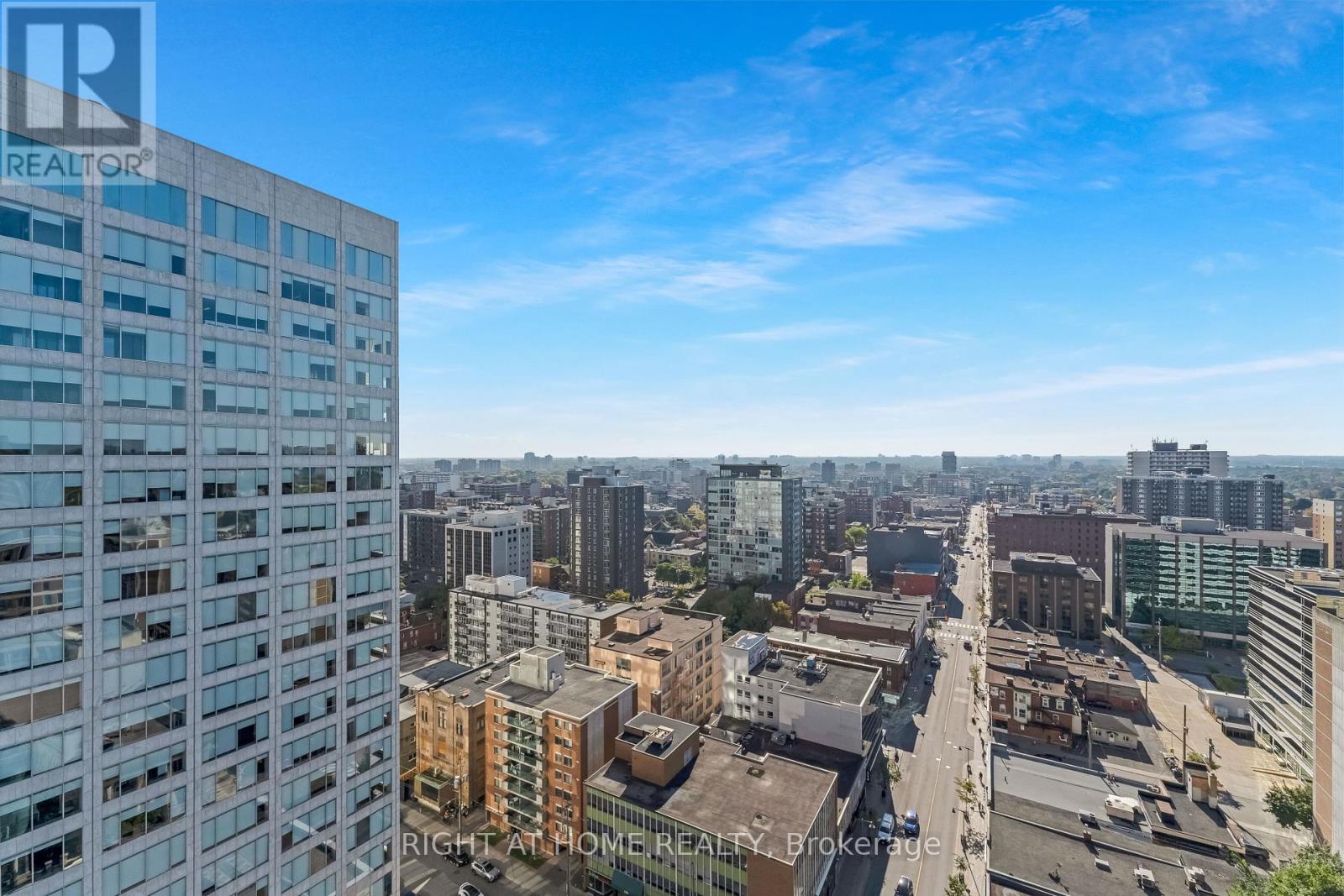 2010 - 324 Laurier Avenue W