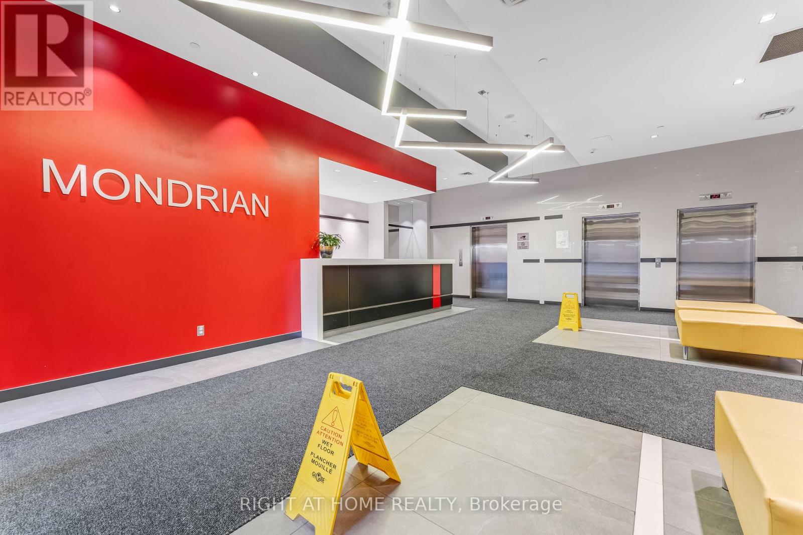 2010 - 324 Laurier Avenue W