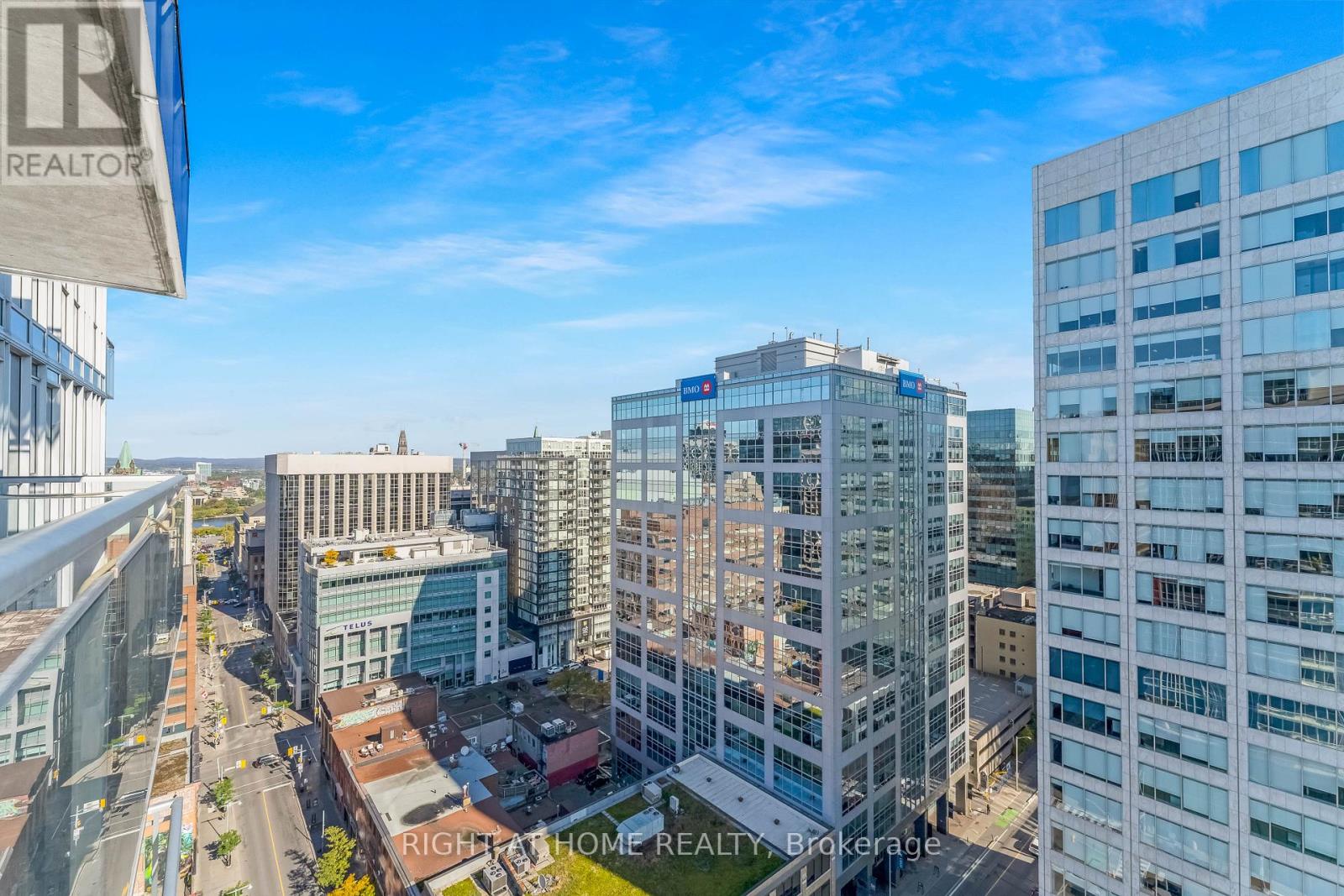 2010 - 324 Laurier Avenue W