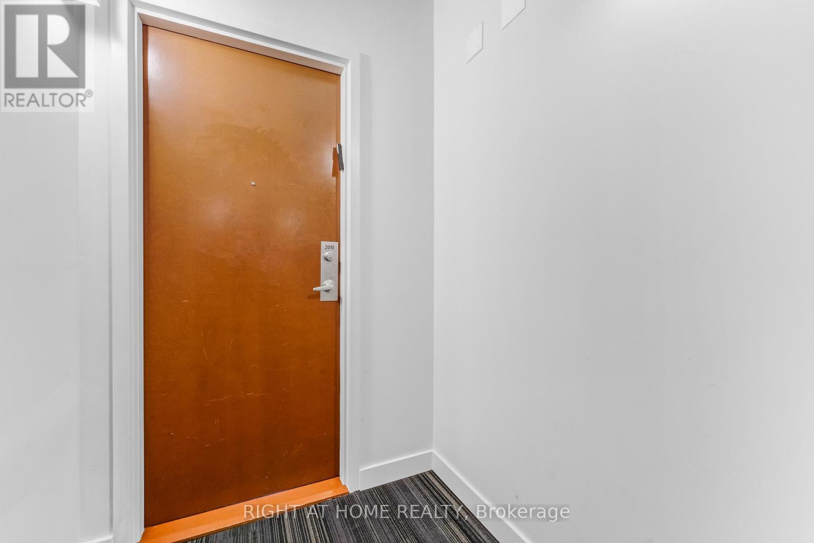 2010 - 324 Laurier Avenue W