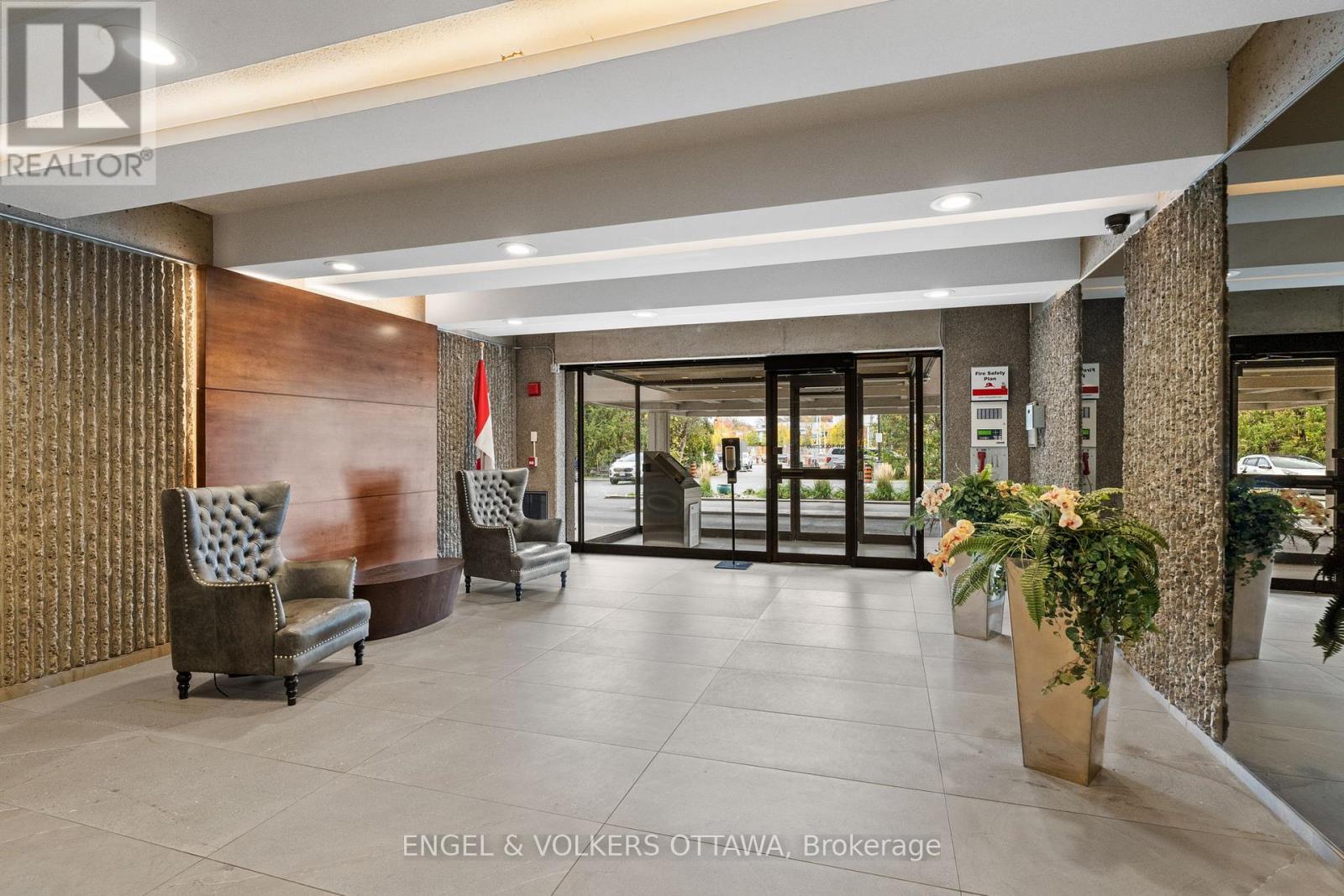 1007 - 1195 Richmond Road