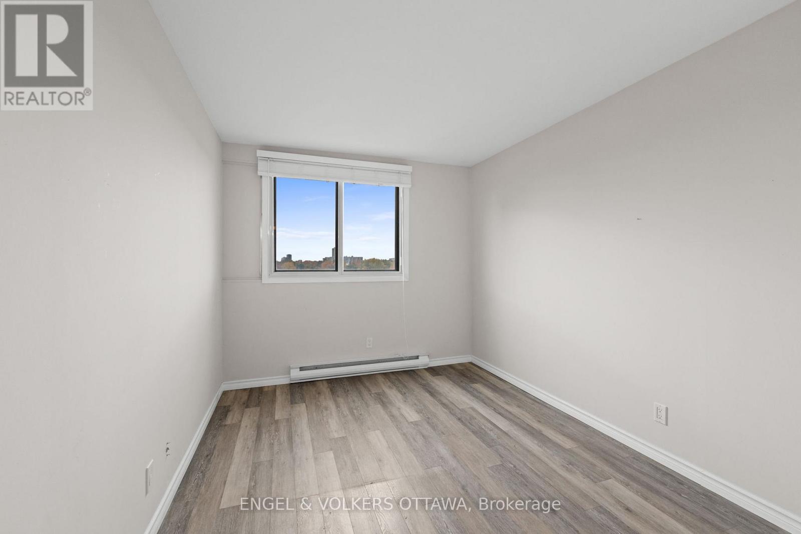 1007 - 1195 Richmond Road