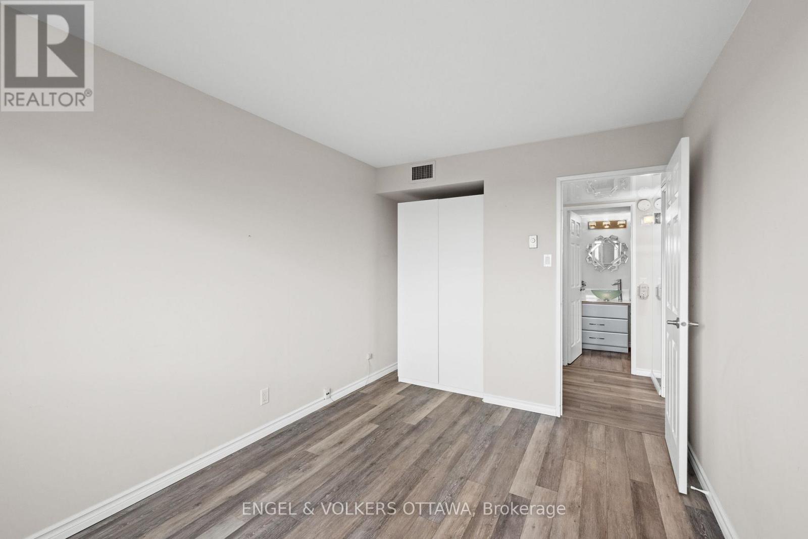 1007 - 1195 Richmond Road