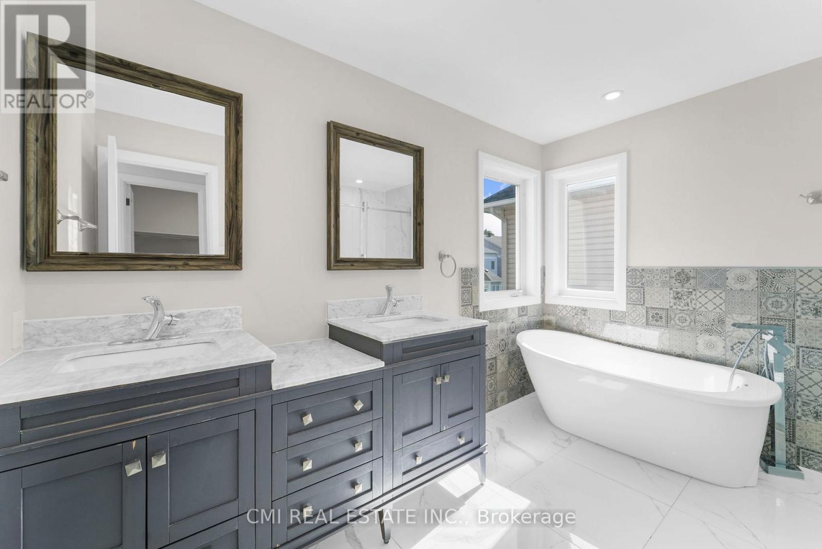 2172 Valenceville Crescent