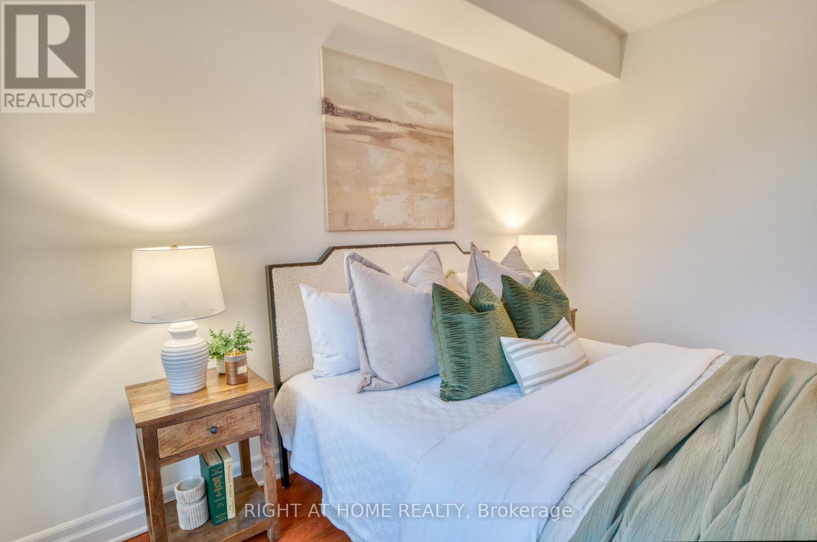 #206 - 1433 Wellington Street W