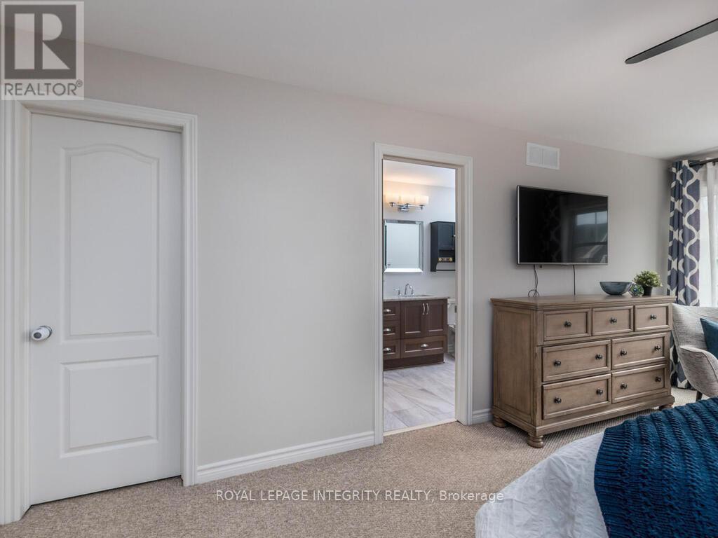 633 Cartographe Street