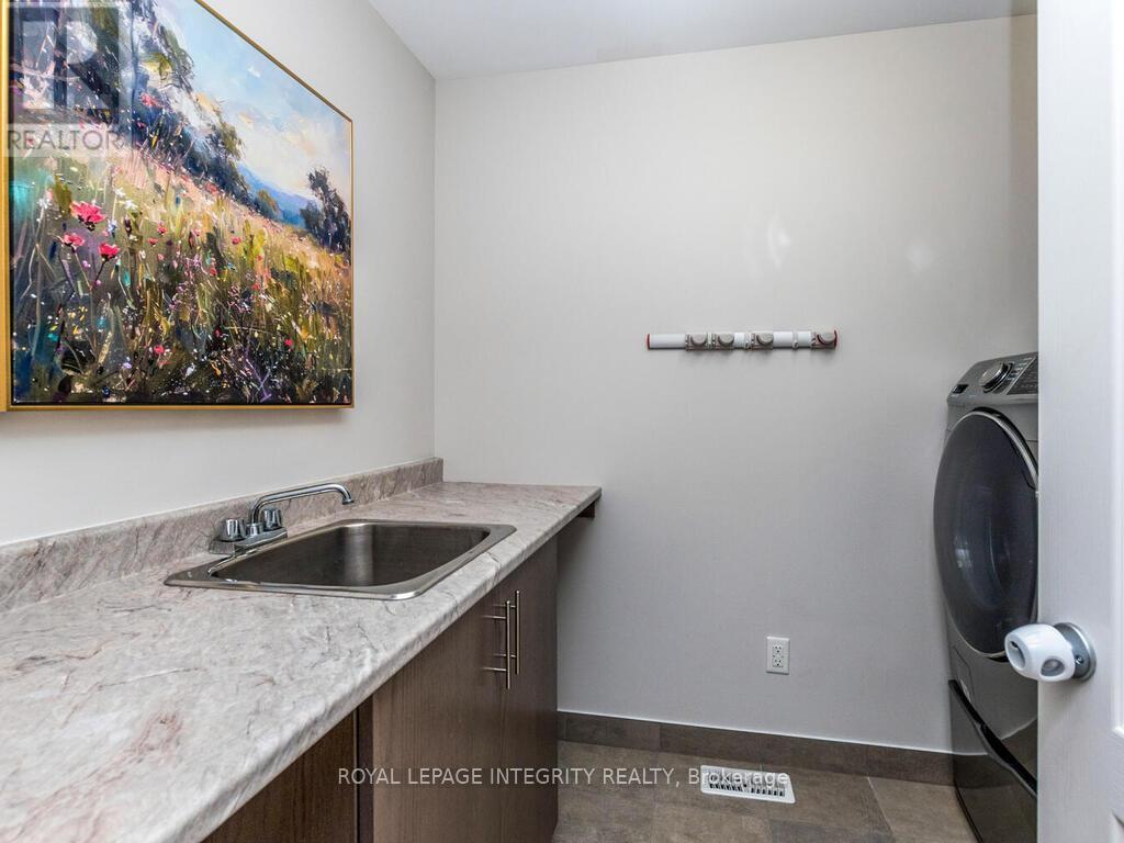 633 Cartographe Street