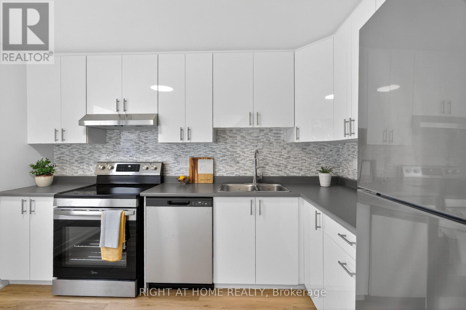 2311 Stonehenge Crescent