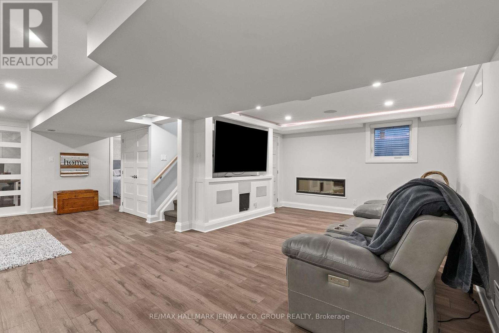 6577 Michelangelo Court