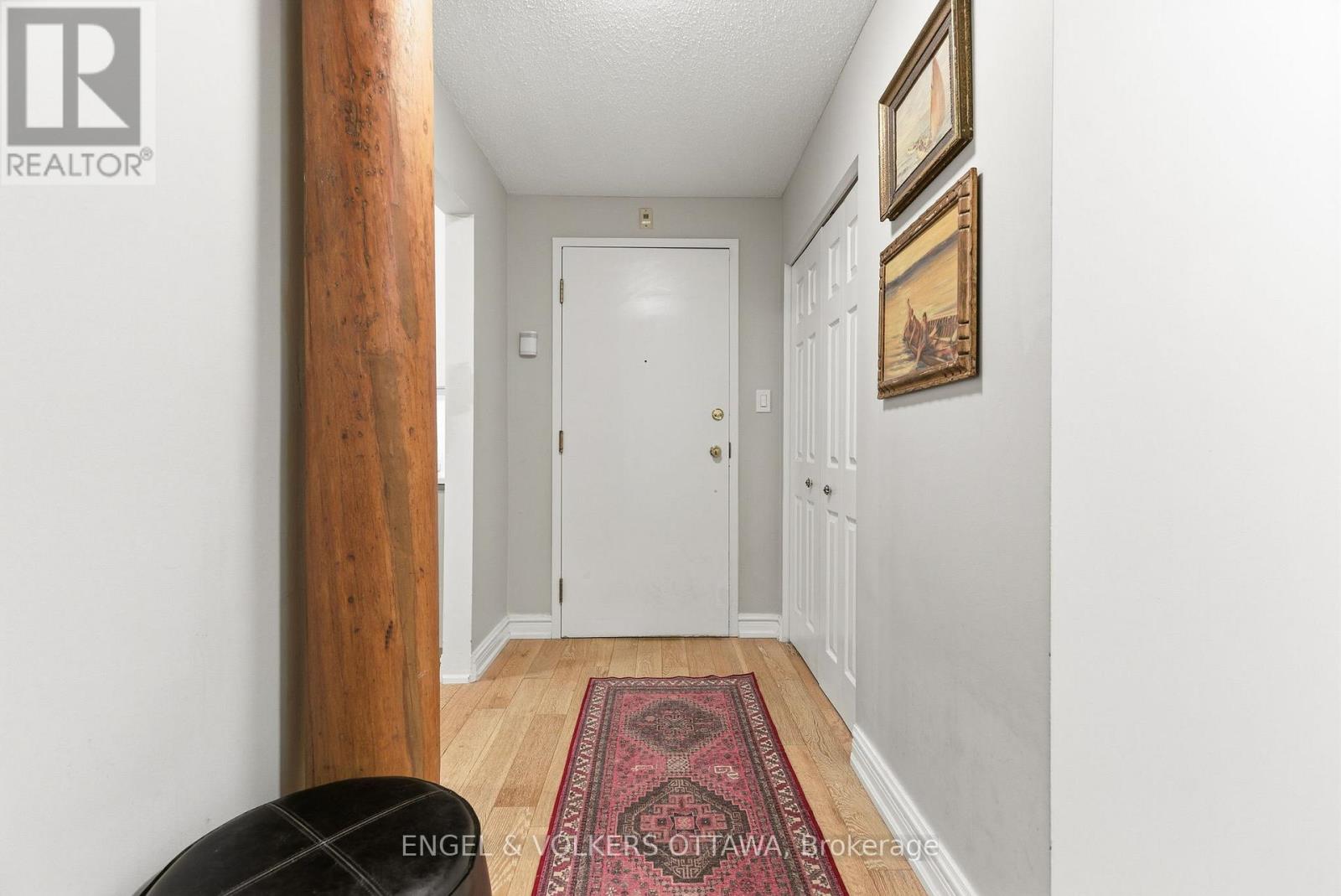 208 - 1 Rosamond Street E