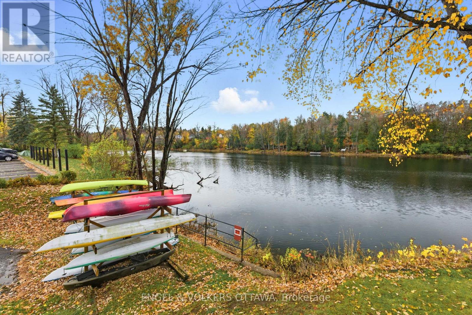 208 - 1 Rosamond Street E