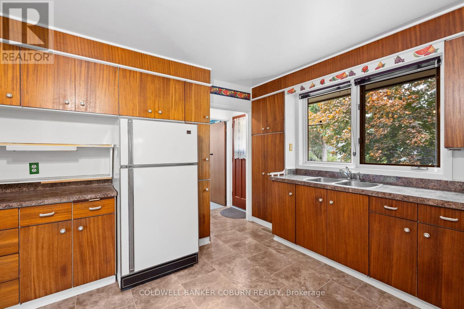 53 Eisenhower Crescent