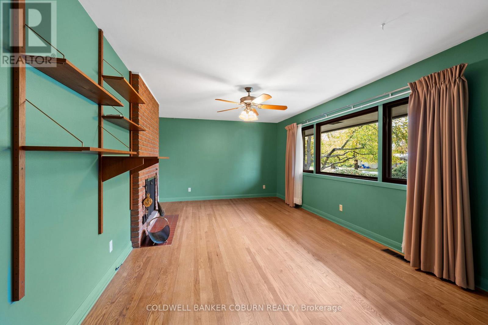 53 Eisenhower Crescent