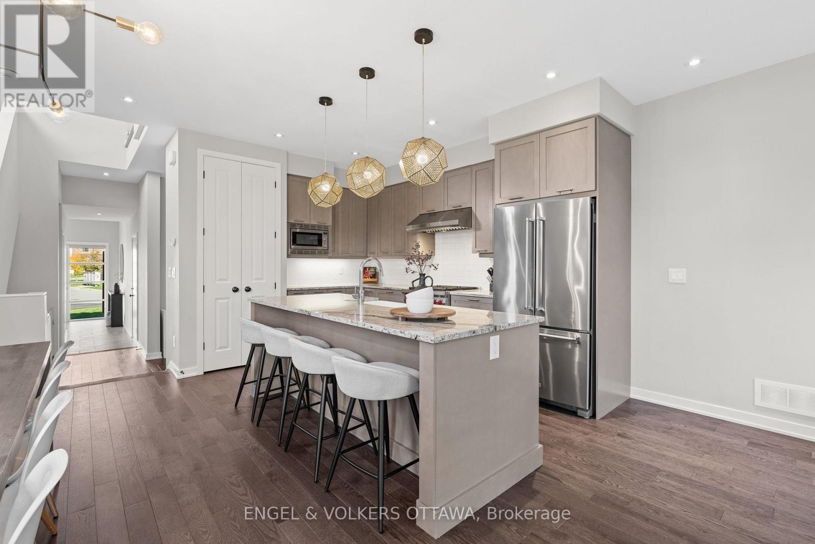 514 Stargazer Crescent