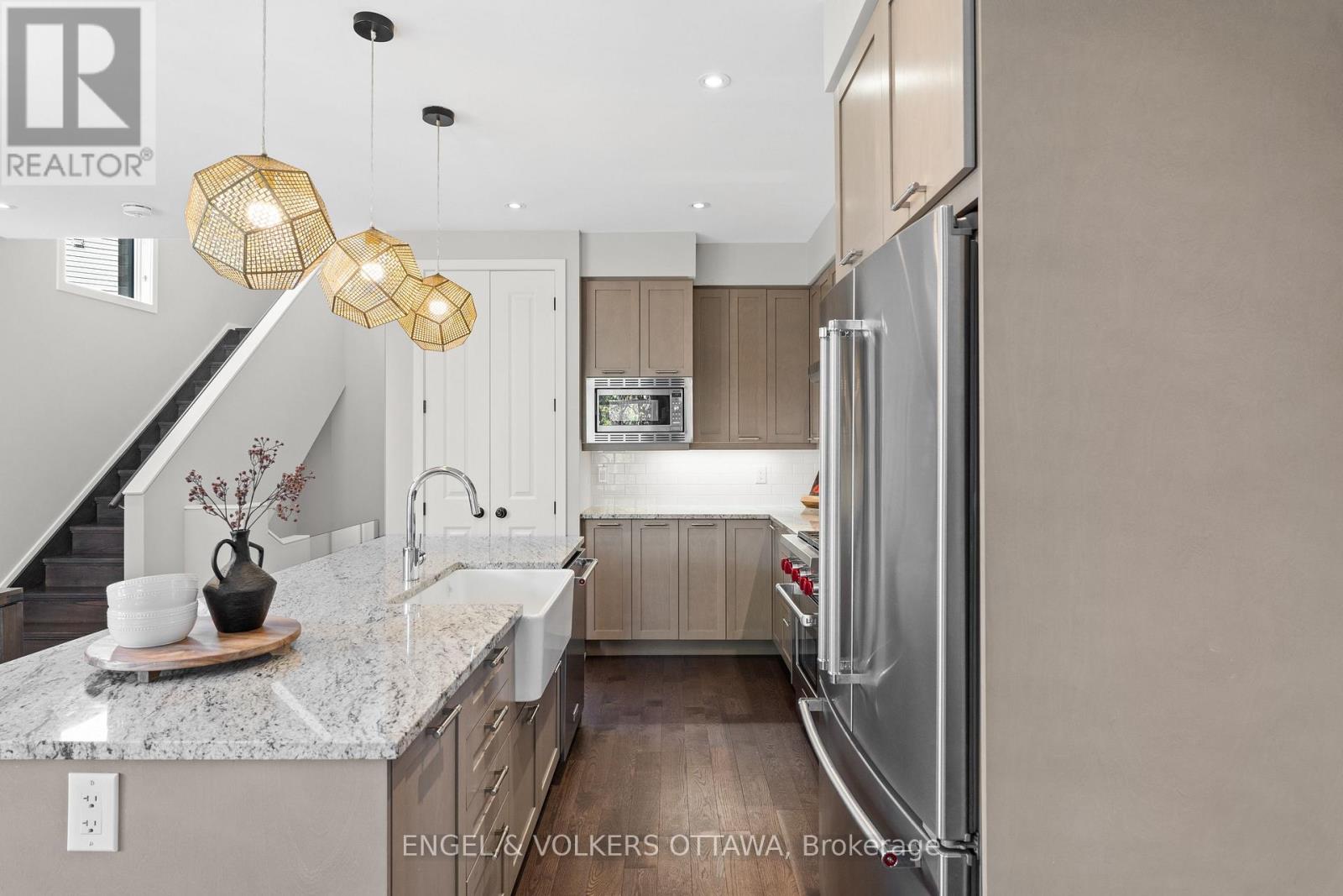 514 Stargazer Crescent