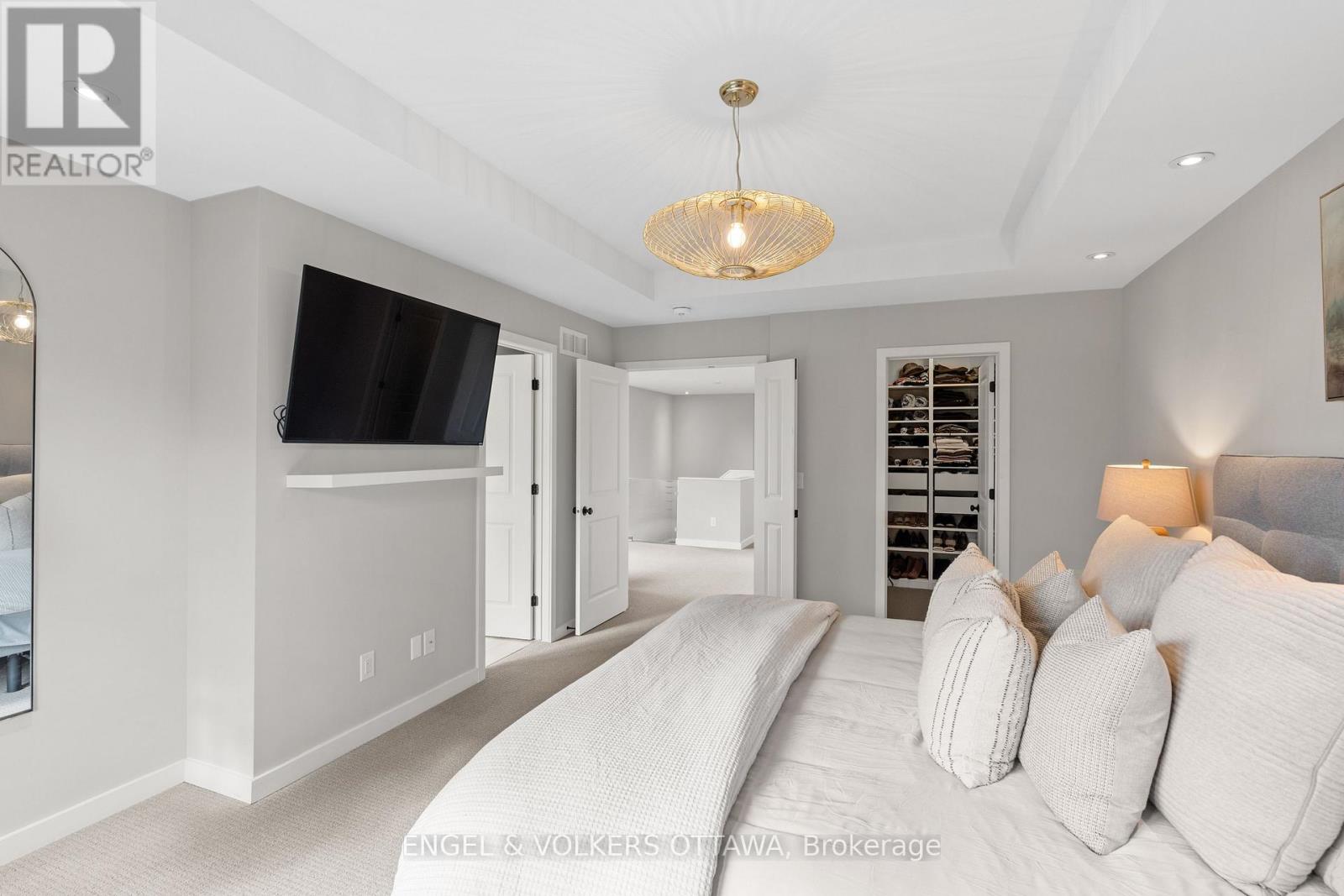 514 Stargazer Crescent