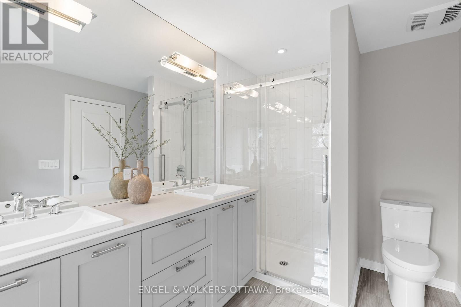 514 Stargazer Crescent